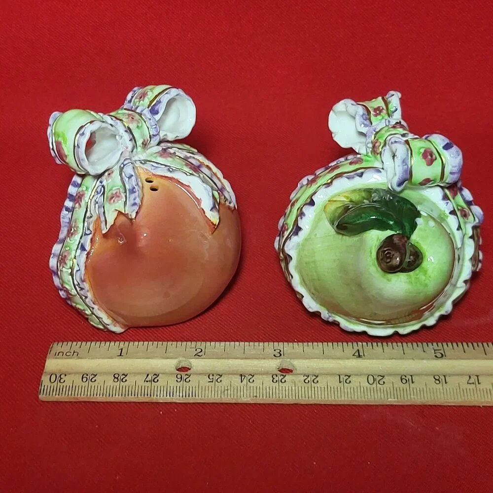 Ceramic Salt and Pepper Shakers Set Fruit Pear Peach Wrapped in Bow Floral Ribbo